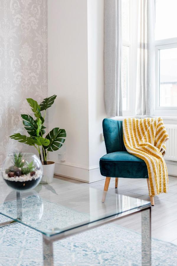 Business & Leisure 2 Bedroom & Parking By Damask Homes Ilford Extérieur photo