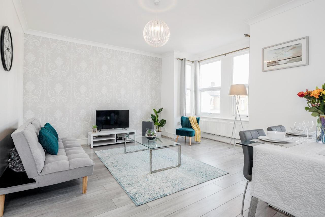 Business & Leisure 2 Bedroom & Parking By Damask Homes Ilford Extérieur photo