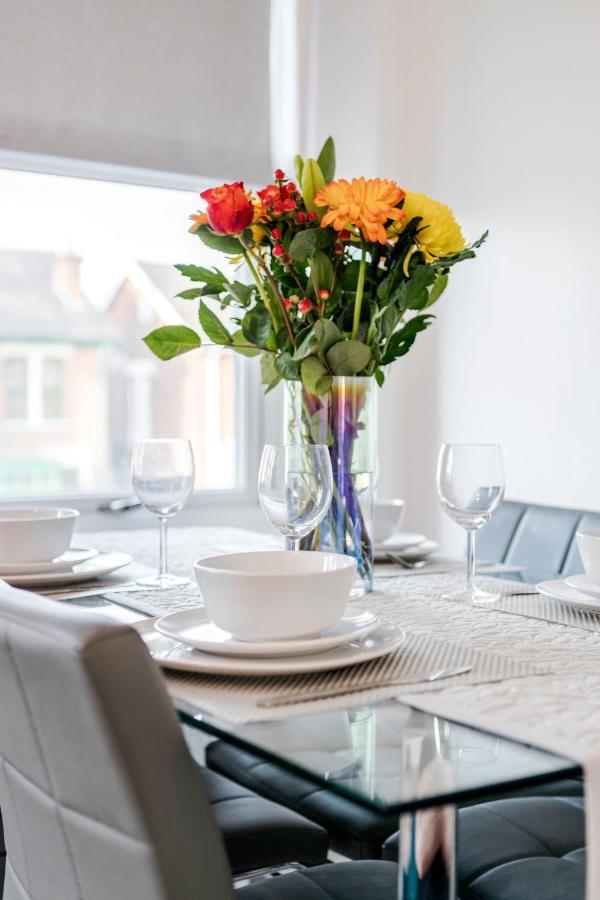 Business & Leisure 2 Bedroom & Parking By Damask Homes Ilford Extérieur photo
