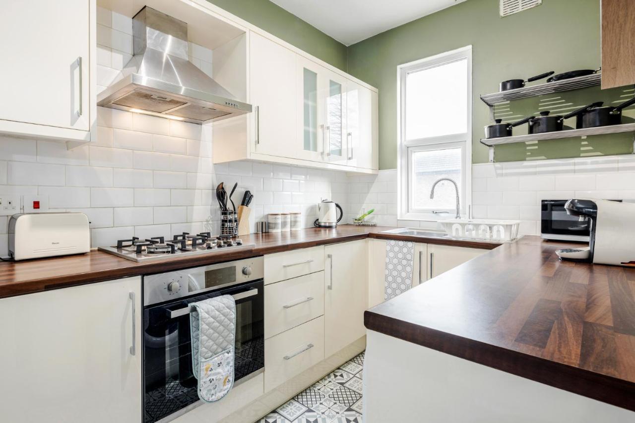 Business & Leisure 2 Bedroom & Parking By Damask Homes Ilford Extérieur photo